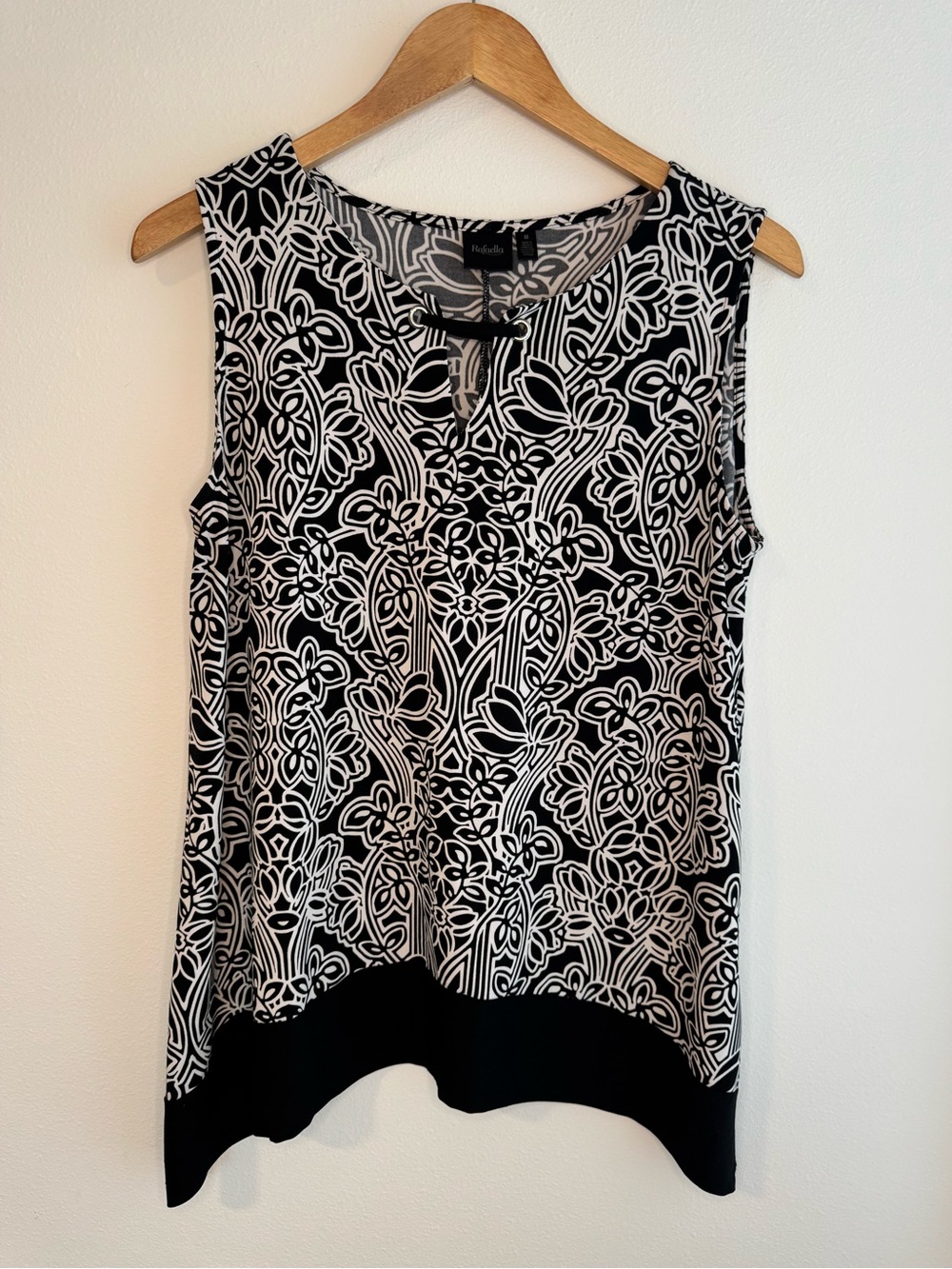 Rafaella Sleeveless Black & White Floral-Print Tank Top Size M